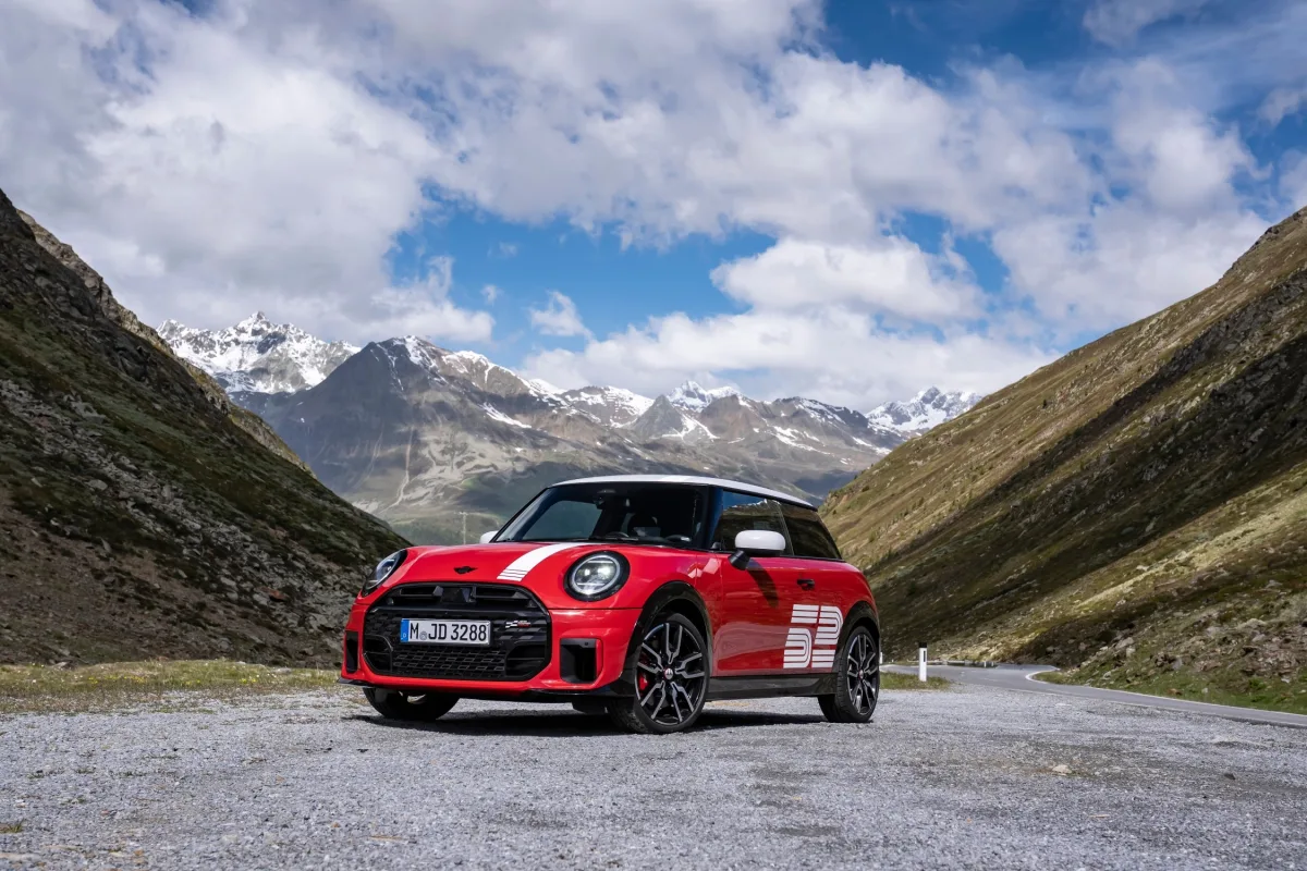 MINI 1965 Victory Edition: Pesona Mobil Reli Klasik & Estimasi Harga