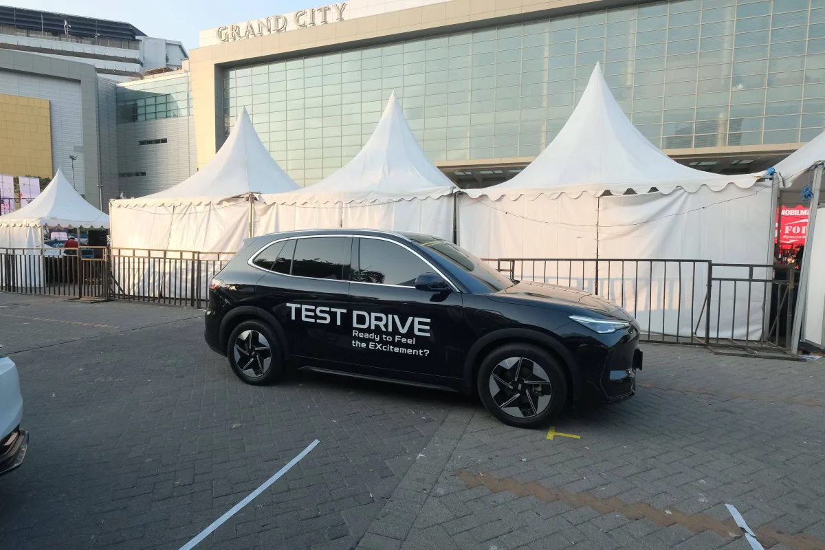 Sensasi Test Drive Mobil & Motor Impian di GIIAS Surabaya 2026