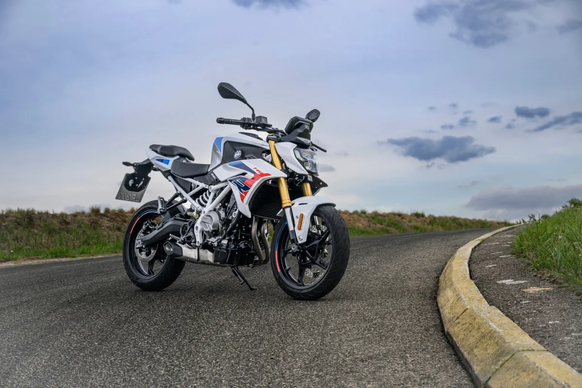 BMW F 450 R: Naked Bike Lincah, Canggih