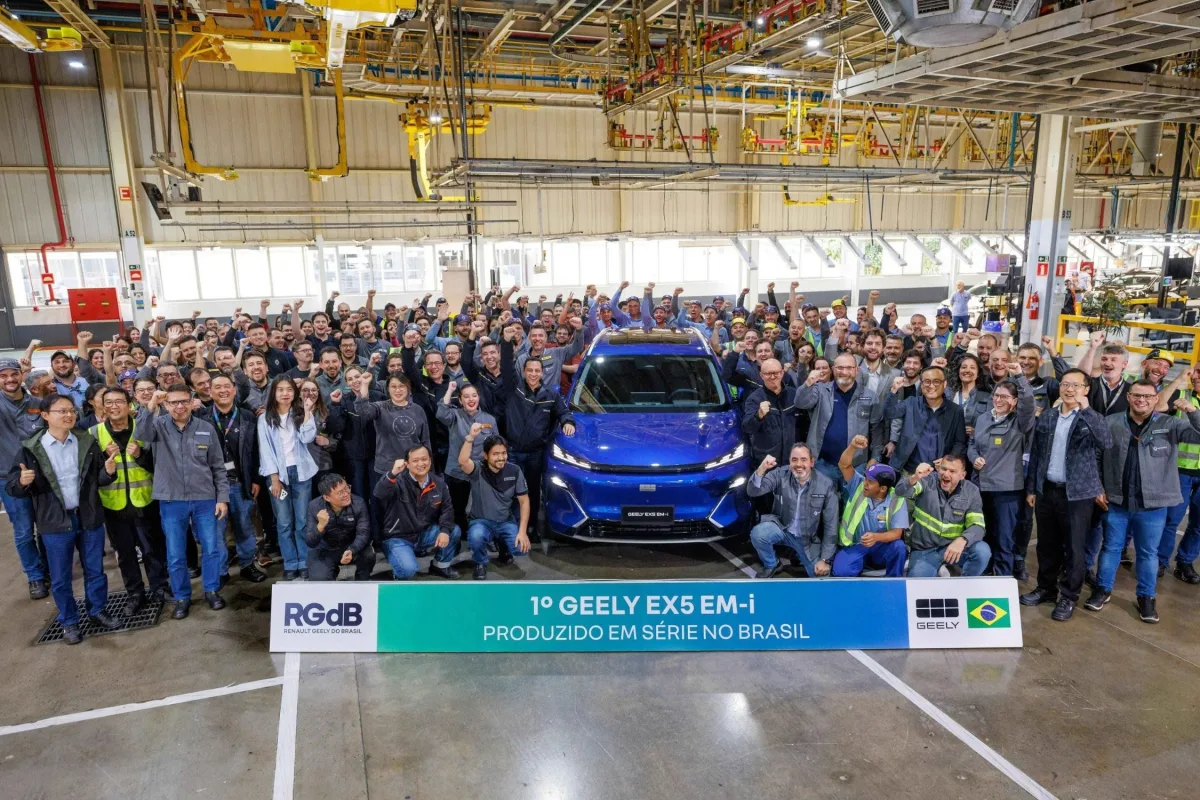 Geely EX5 EM-i Hybrid Resmi Diproduksi di Brasil