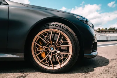 Velg Ringan BMW M5 Terbaru: Pakai Teknologi HPC
