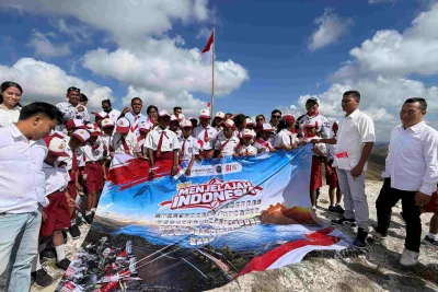 Jelajah Ribuan Kilometer dari Bandung ke Sumba, FIFGROUP dan Lintangnusa Sebar Semangat Kemerdekaan di Pelosok Nusantara