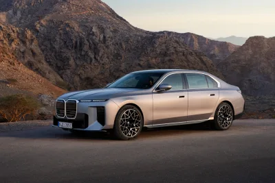 BMW Seri 7 Terbaru: Sedan Mewah Canggih Bertabur Teknologi