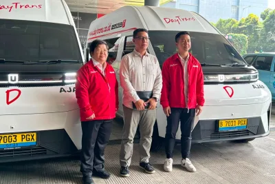 Daytrans Rilis 8 Unit Mobil Listrik Farizon SuperVan, Layani Rute Jakarta-Semarang dan Cilegon!