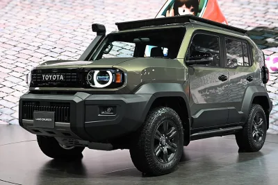 Toyota Land Cruiser FJ: Kelebihan & Kekurangan SUV Off-Road Ringkas