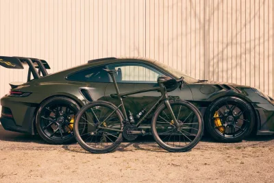 Keren! Sepeda Custom Ini Punya Warna Identik Porsche 911 GT3 RS