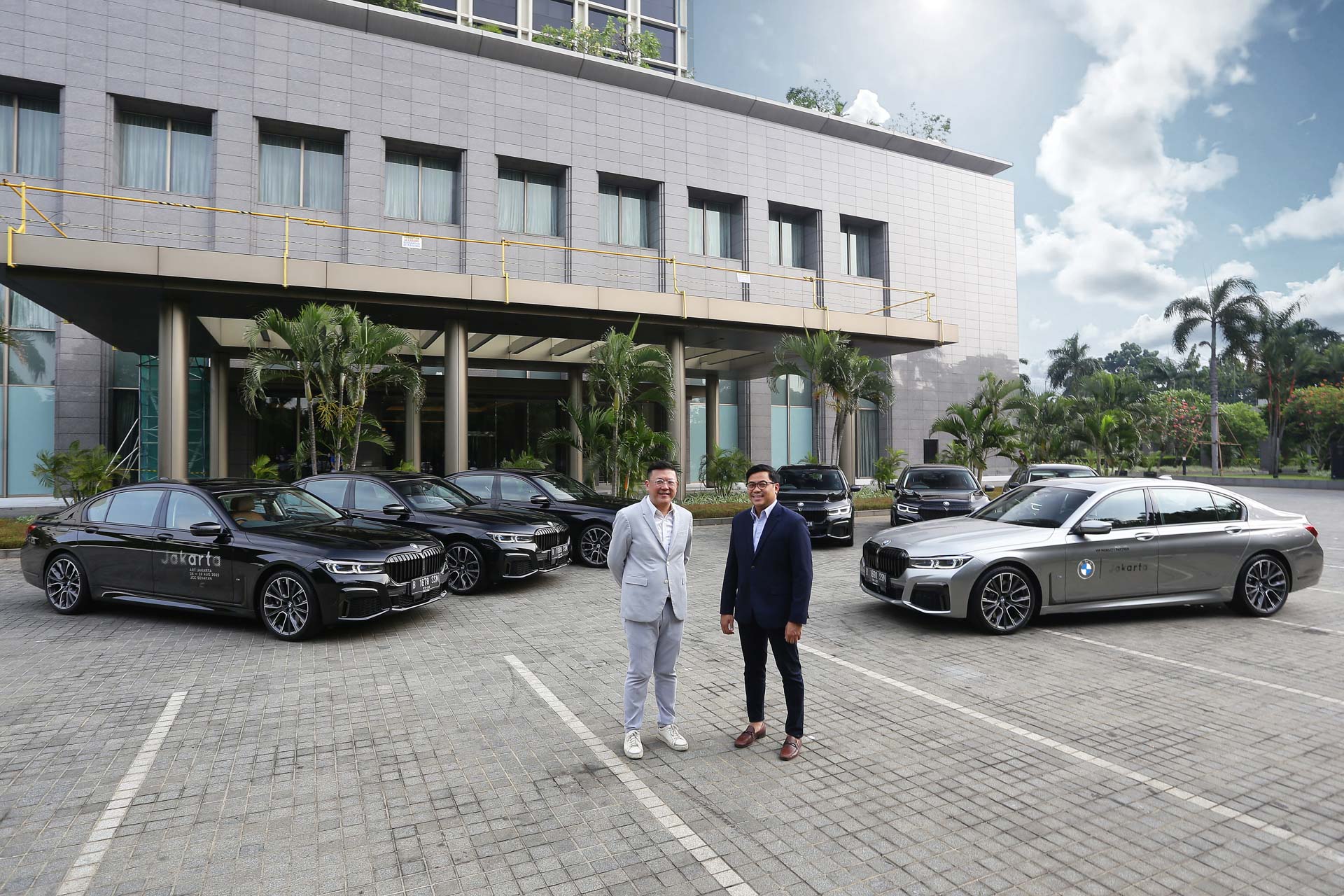 Tujuh Unit BMW Seri 7 Jadi VIP Mobility Partner Art Jakarta