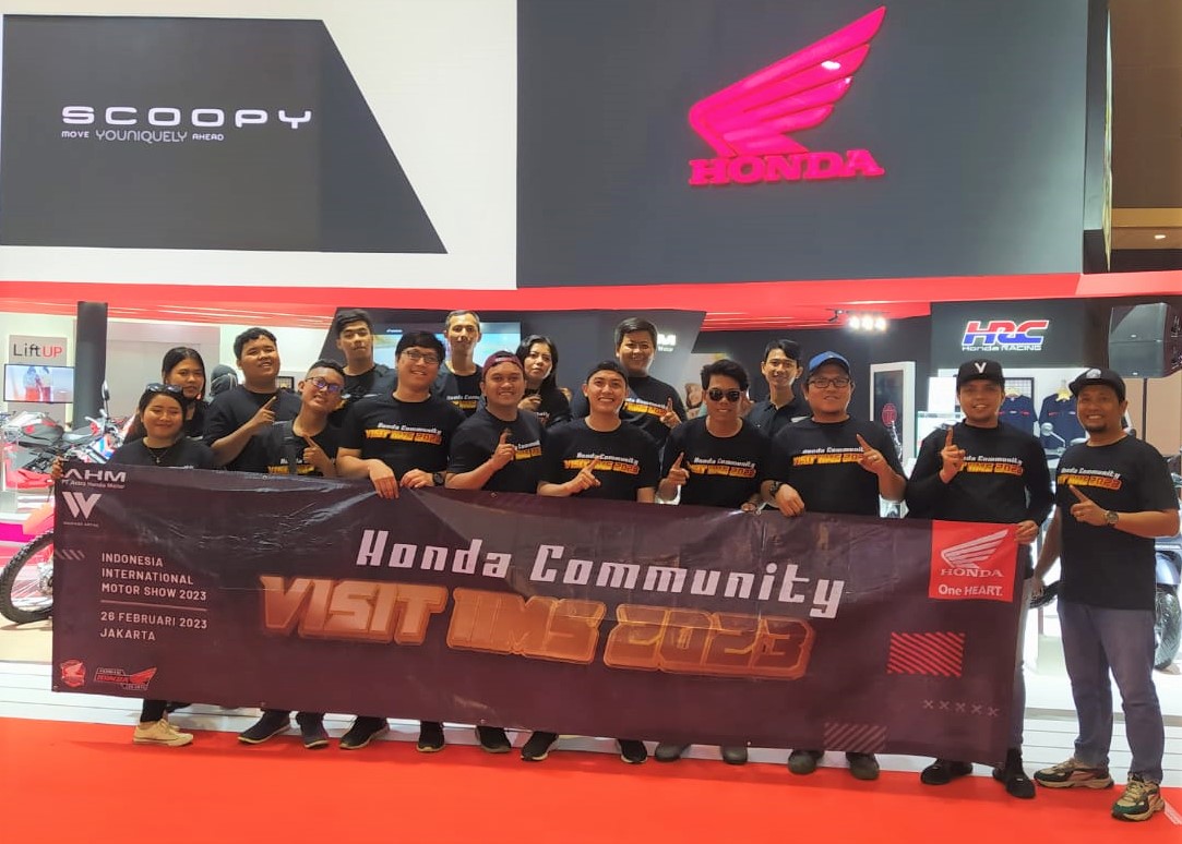 Komunitas Honda Kerubungi Booth Motor Honda di IIMS 2023